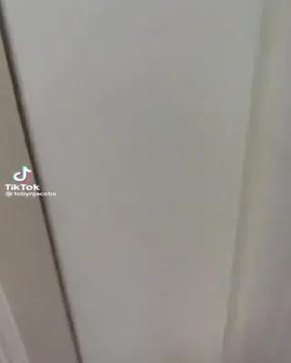 Hollow_Room.mp4