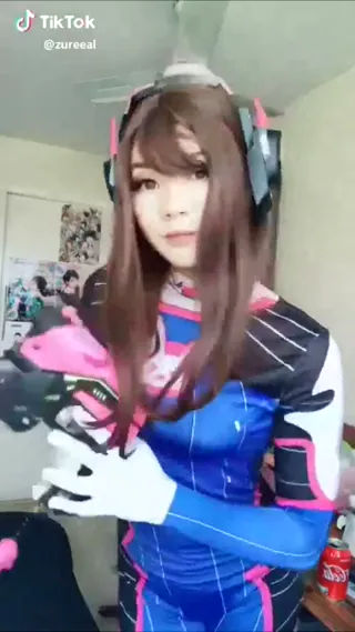 TikTok_Cosplay.webm