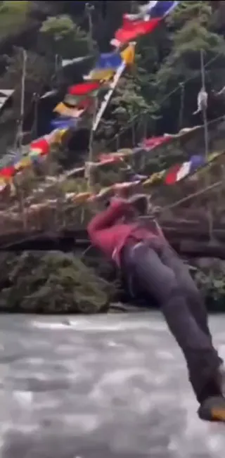 river_zipline.mp4